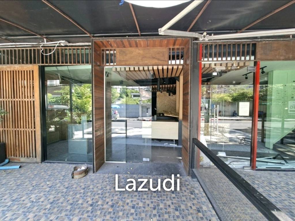 185SQM Restaurant/Bar on Corner Sukhumvit 53 Community Area