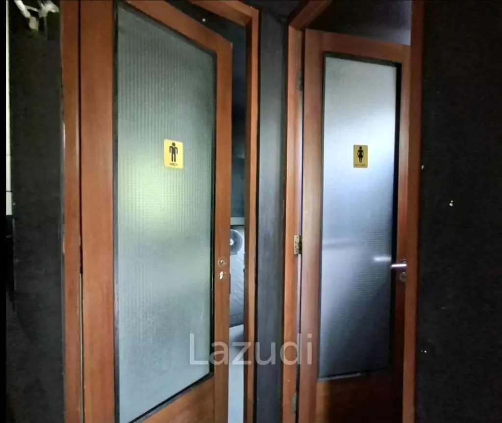 185SQM Restaurant/Bar on Corner Sukhumvit 53 Community Area