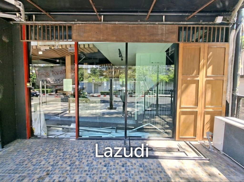 185SQM Restaurant/Bar on Corner Sukhumvit 53 Community Area
