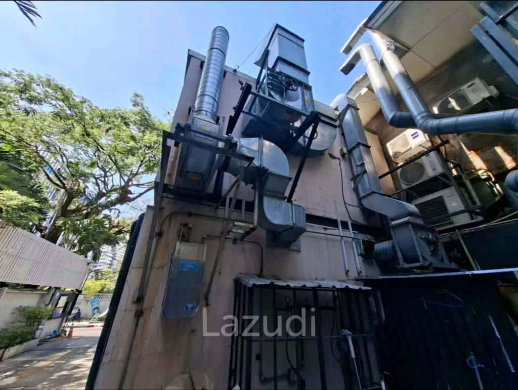 185SQM Restaurant/Bar on Corner Sukhumvit 53 Community Area