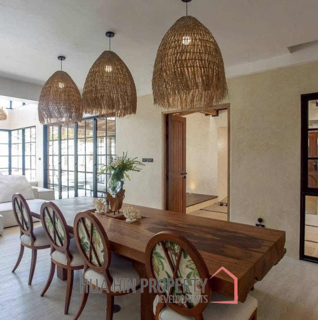 LUXURY BEACHFRONT POOL VILLA IN HUA HIN