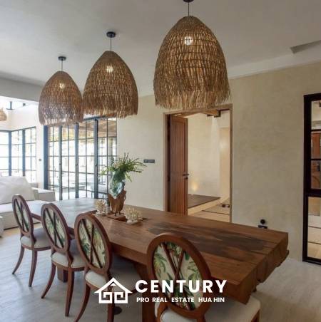 LUXURY BEACHFRONT POOL VILLA IN HUA HIN