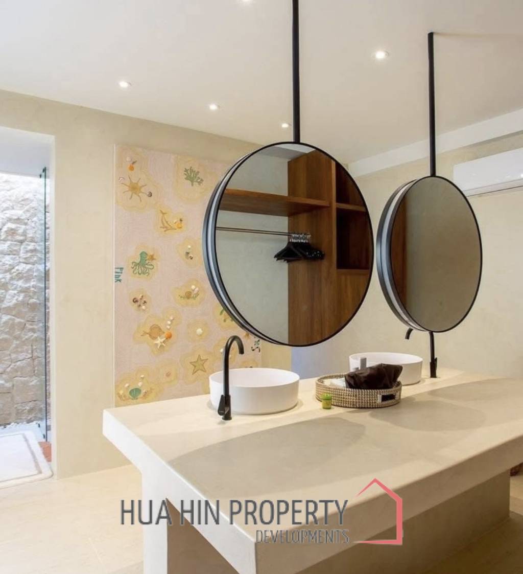 LUXURY BEACHFRONT POOL VILLA IN HUA HIN