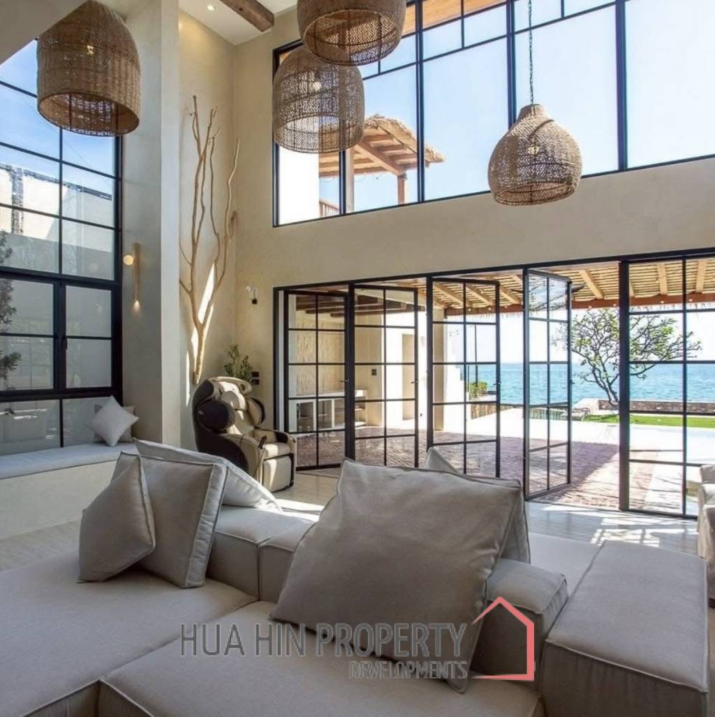 LUXURY BEACHFRONT POOL VILLA IN HUA HIN