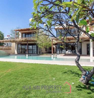 LUXURY BEACHFRONT POOL VILLA IN HUA HIN