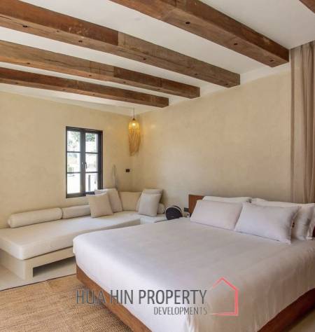 LUXURY BEACHFRONT POOL VILLA IN HUA HIN