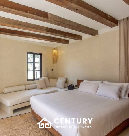 LUXURY BEACHFRONT POOL VILLA IN HUA HIN