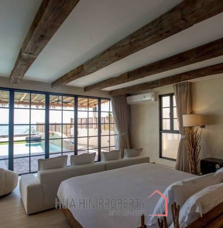 LUXURY BEACHFRONT POOL VILLA IN HUA HIN