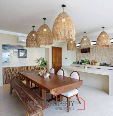 LUXURY BEACHFRONT POOL VILLA IN HUA HIN