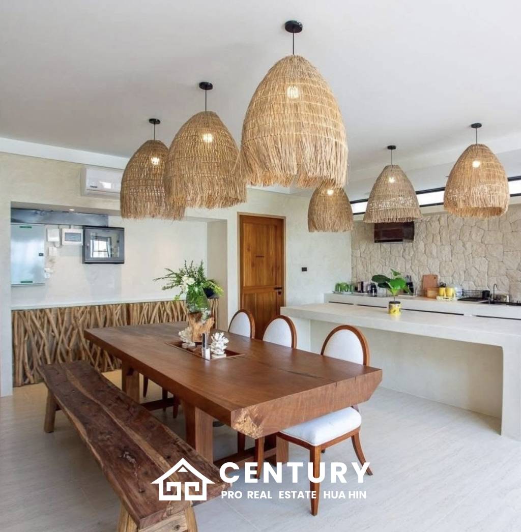 LUXURY BEACHFRONT POOL VILLA IN HUA HIN