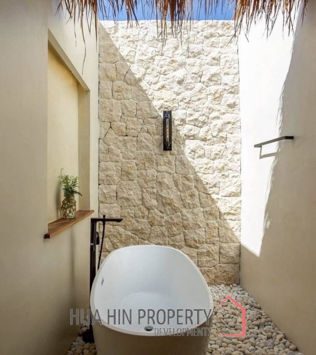 LUXURY BEACHFRONT POOL VILLA IN HUA HIN