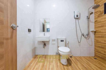 Investmentmöglichkeit / privater Pool / Wasserrutsche