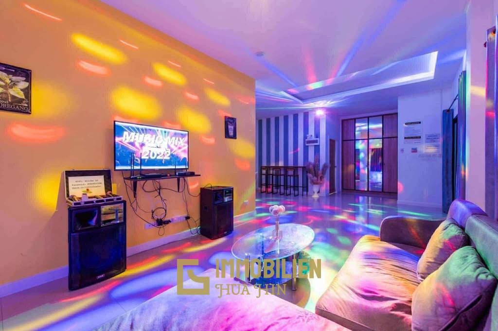 Investmentmöglichkeit / privater Pool / Wasserrutsche