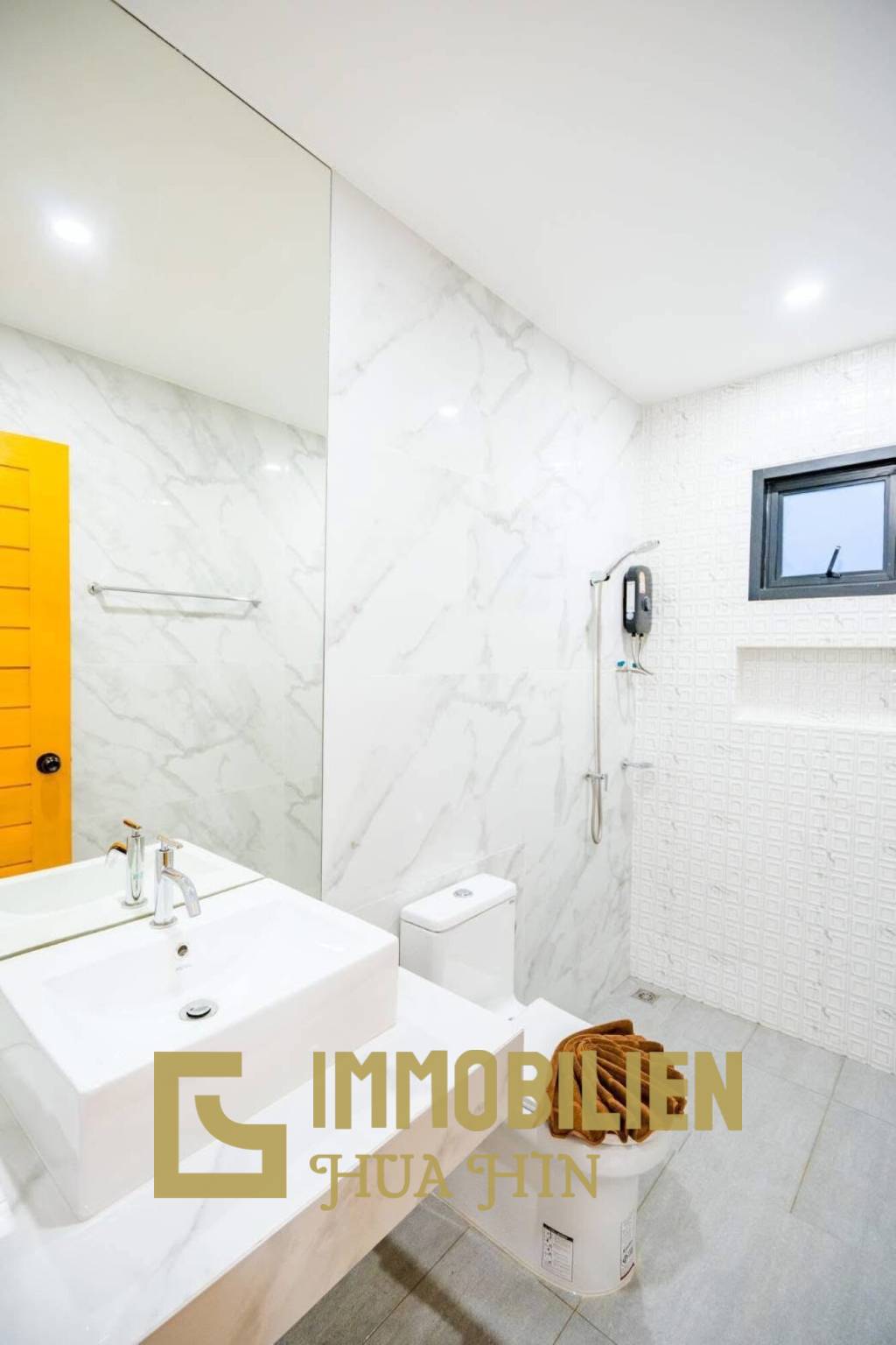 Investmentmöglichkeit / privater Pool / Wasserrutsche / 4 Schlafzimmer