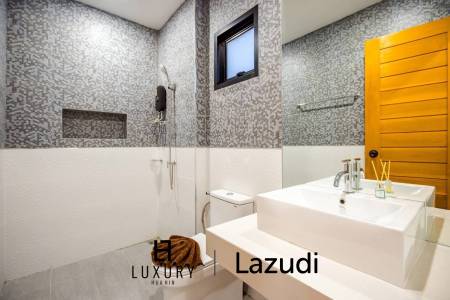 350 sqm 4 Bedroom Pool Villa for Sale in Hua Hin