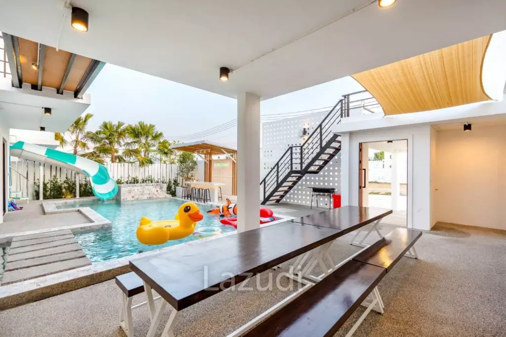 350 sqm 4 Bedroom Pool Villa for Sale in Hua Hin