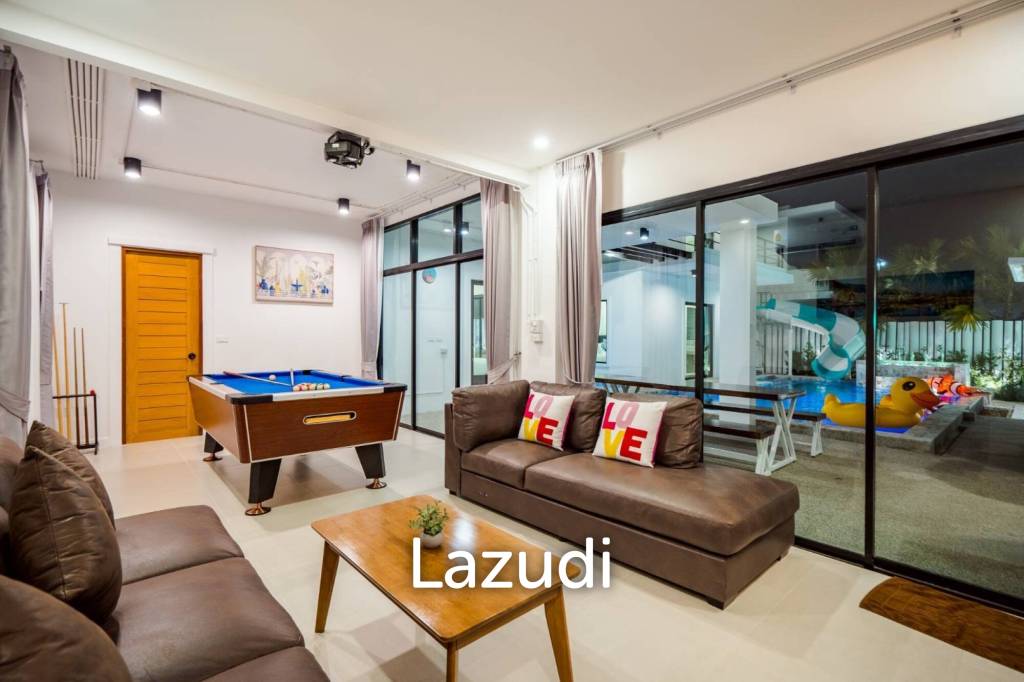 350 sqm 4 Bedroom Pool Villa for Sale in Hua Hin