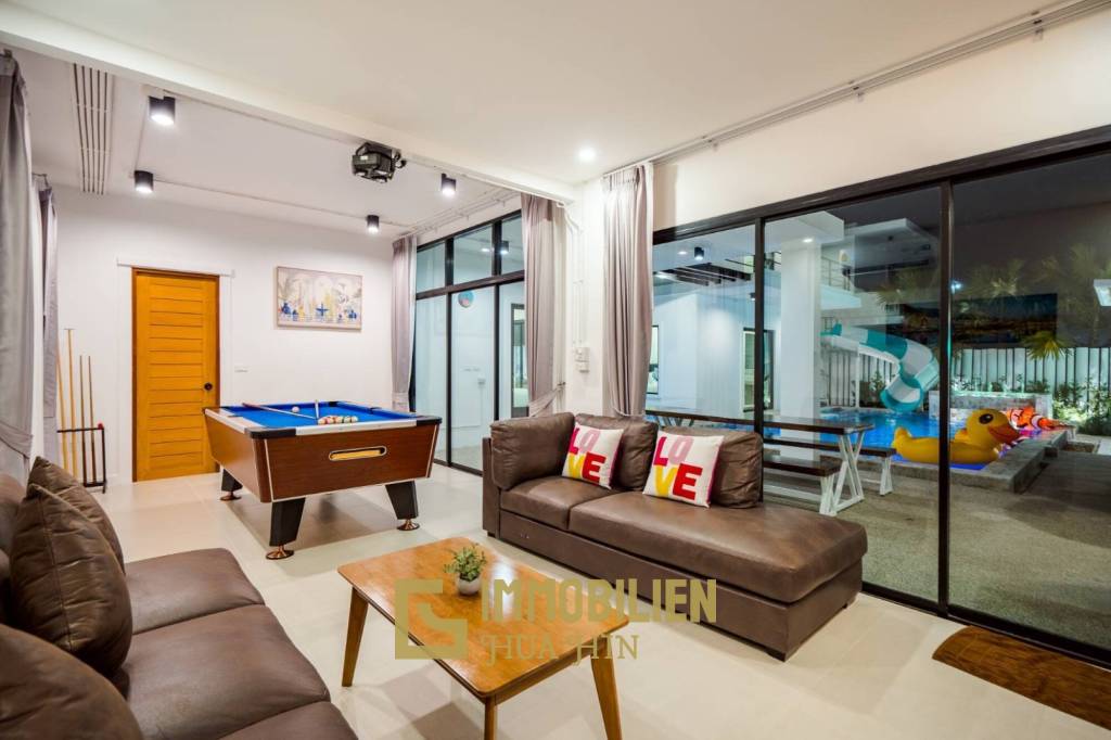 Investmentmöglichkeit / privater Pool / Wasserrutsche / 4 Schlafzimmer