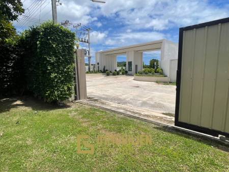 1 участок / тихое и развитое место