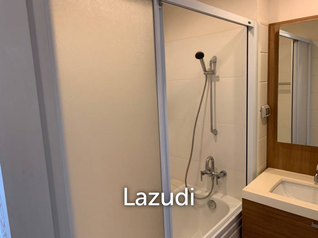 58 sqm high floor condo at Q House Condo Sathorn Khlong San