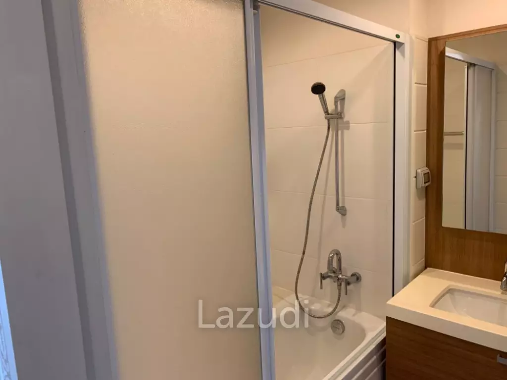 58 sqm high floor condo at Q House Condo Sathorn Khlong San