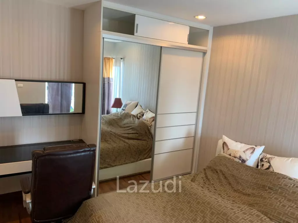 58 sqm high floor condo at Q House Condo Sathorn Khlong San