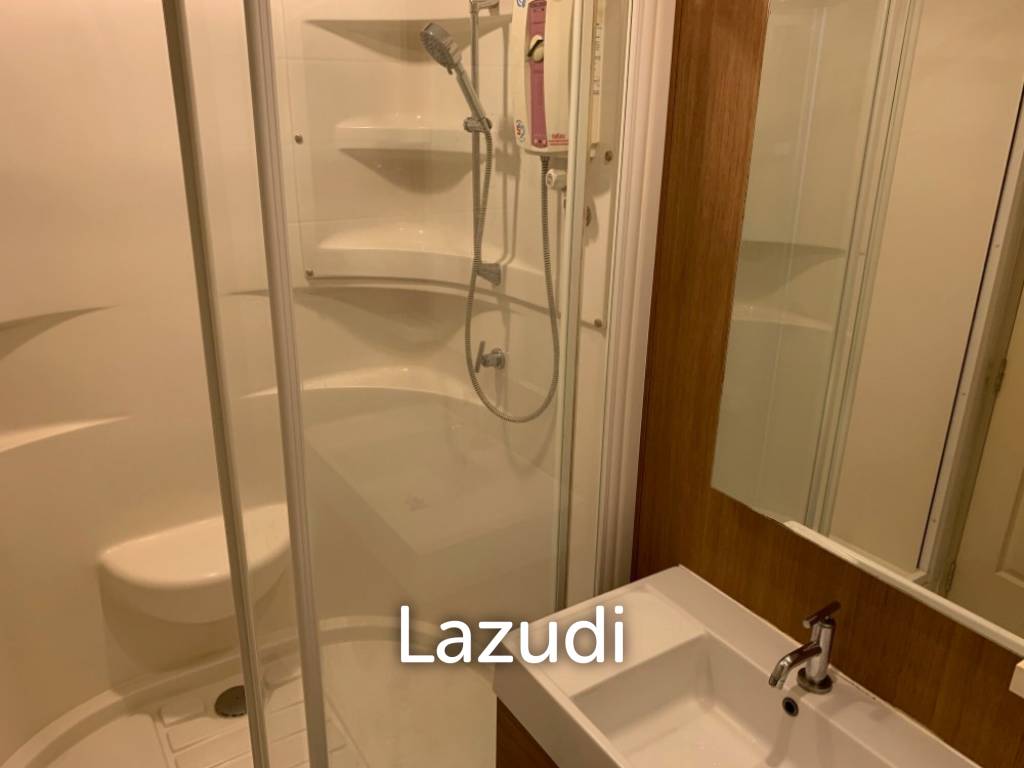 58 sqm high floor condo at Q House Condo Sathorn Khlong San