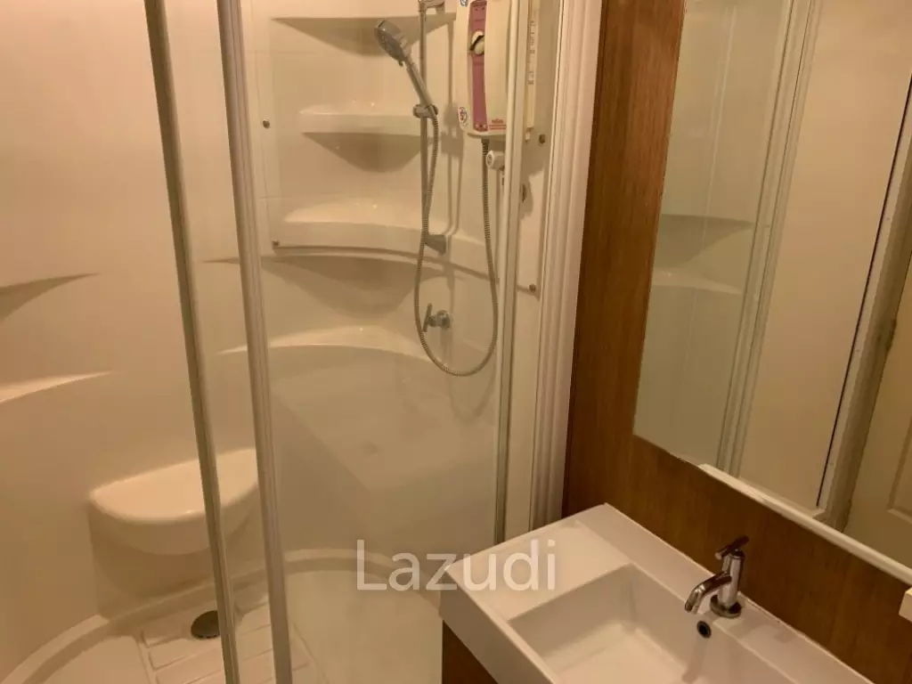 58 sqm high floor condo at Q House Condo Sathorn Khlong San