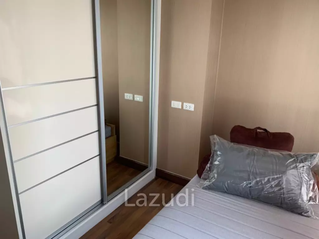 58 sqm high floor condo at Q House Condo Sathorn Khlong San