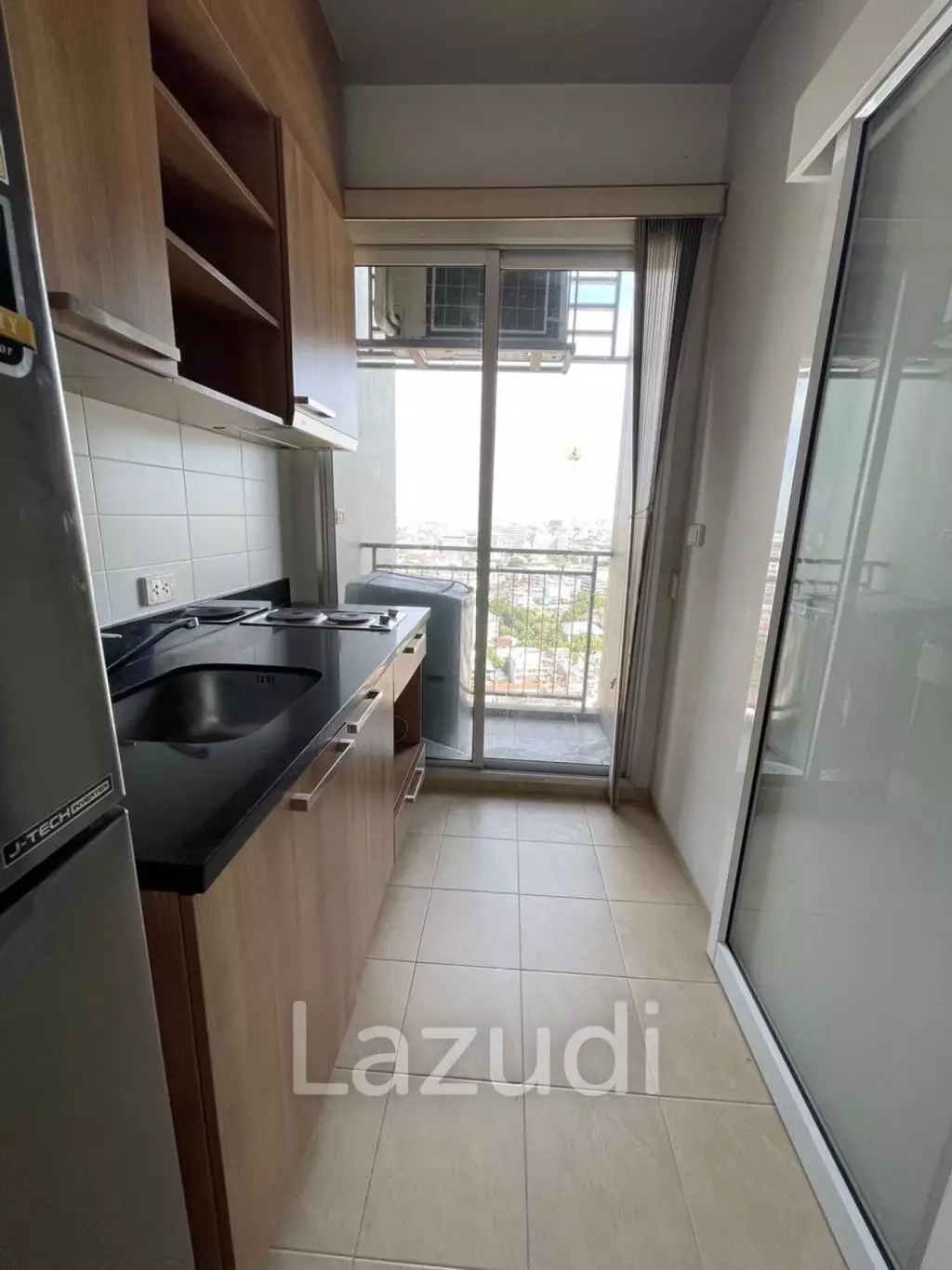 70 sqm high floor condo Hive Sathorn Khlong San Bangkok