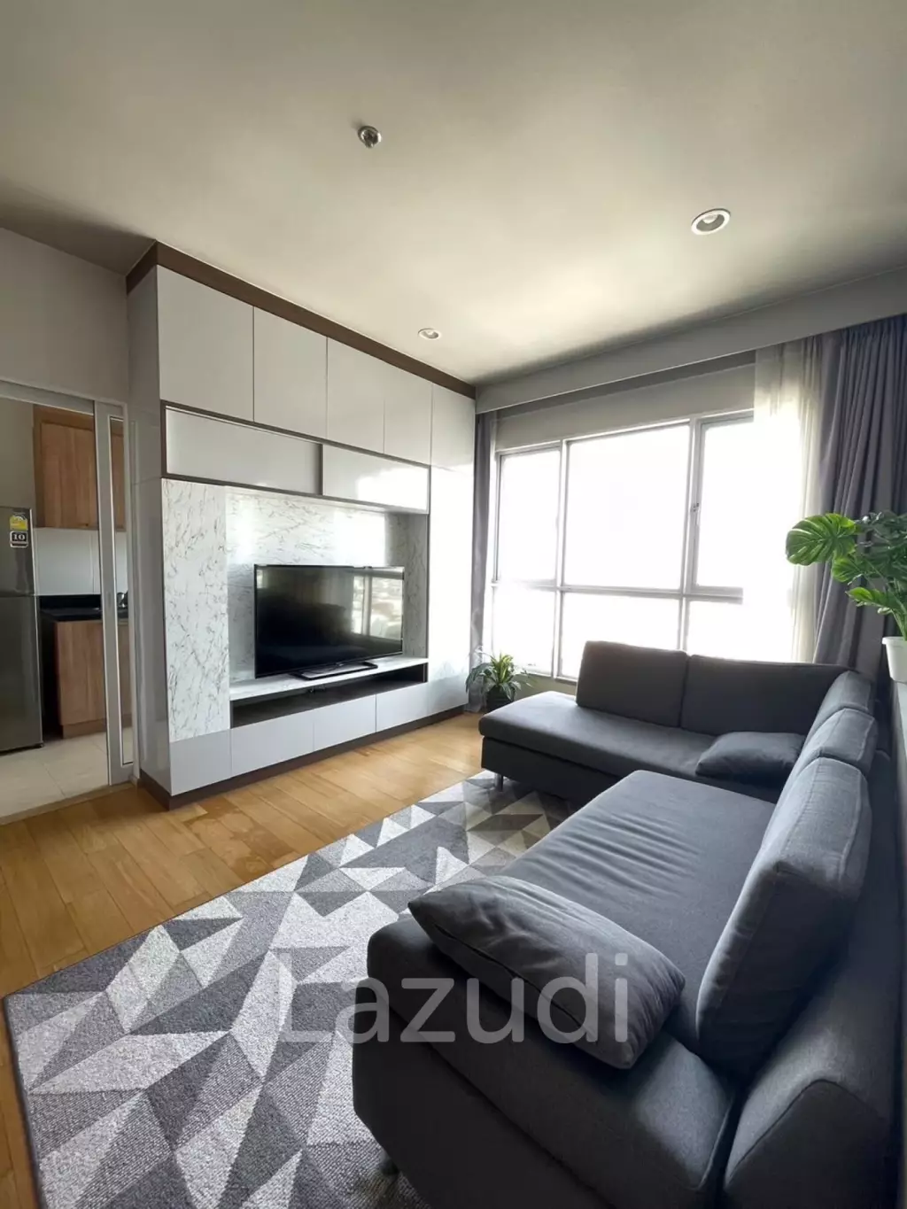 70 sqm high floor condo Hive Sathorn Khlong San Bangkok