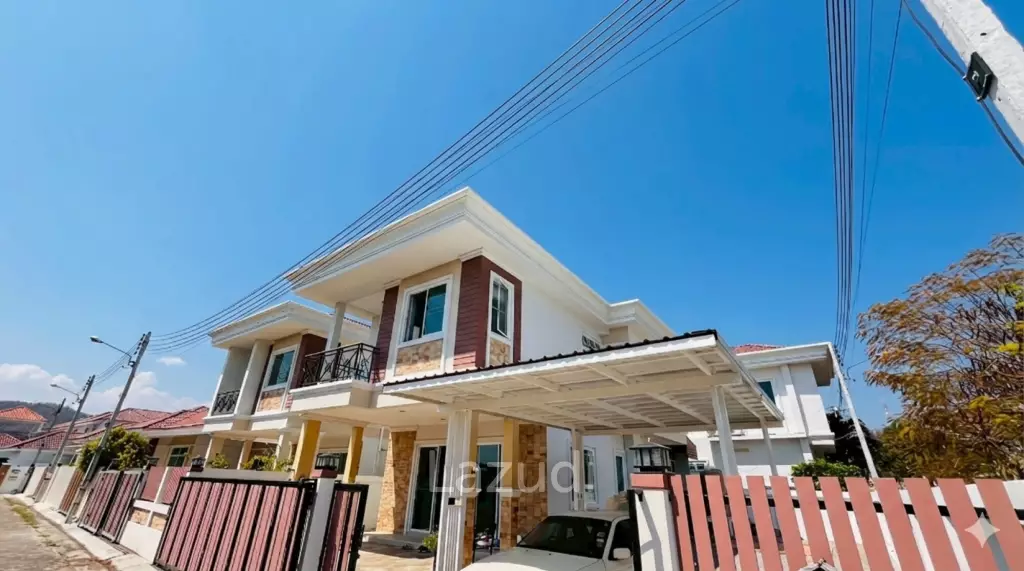 Pannasub 8: 3 beds 3 beds with 1 office room on Soi 88
