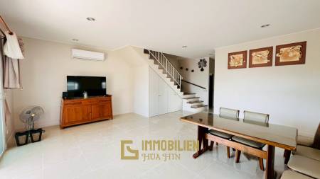 Pannasub 8: 3 Schlafzimmer / 3 Bäder mit 1 Büroraum in der Soi 88 zur Miete