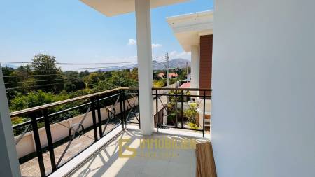 Pannasub 8: 3 Schlafzimmer / 3 Bäder mit 1 Büroraum in der Soi 88 zur Miete