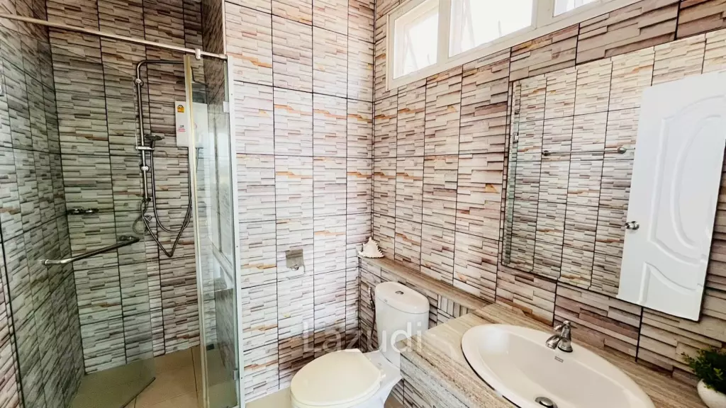Pannasub 8: 3 beds 3 beds with 1 office room on Soi 88