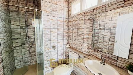 Pannasub 8: 3 Schlafzimmer / 3 Bäder mit 1 Büroraum in der Soi 88 zur Miete