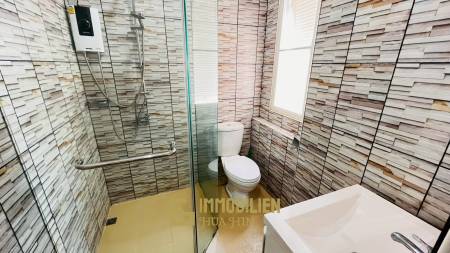 Pannasub 8: 3 Schlafzimmer / 3 Bäder mit 1 Büroraum in der Soi 88 zur Miete