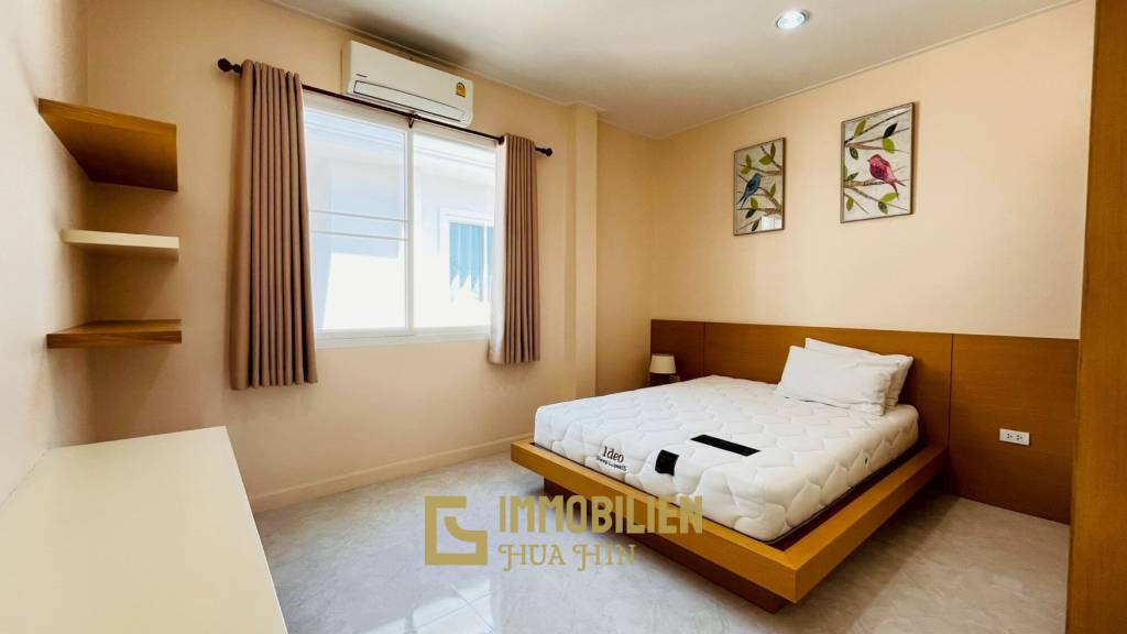 Pannasub 8: 3 Schlafzimmer / 3 Bäder mit 1 Büroraum in der Soi 88 zur Miete