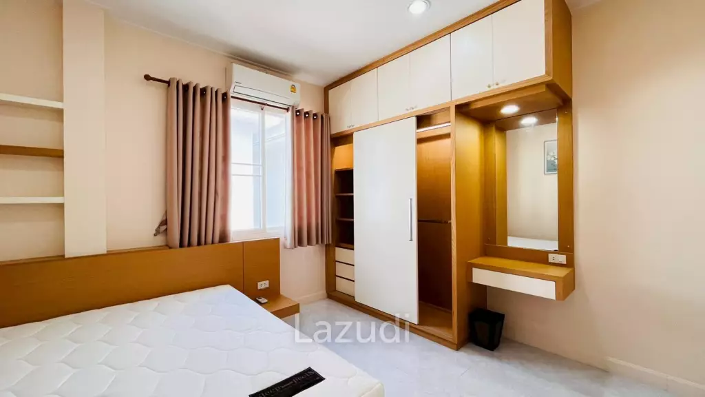 Pannasub 8: 3 beds 3 beds with 1 office room on Soi 88
