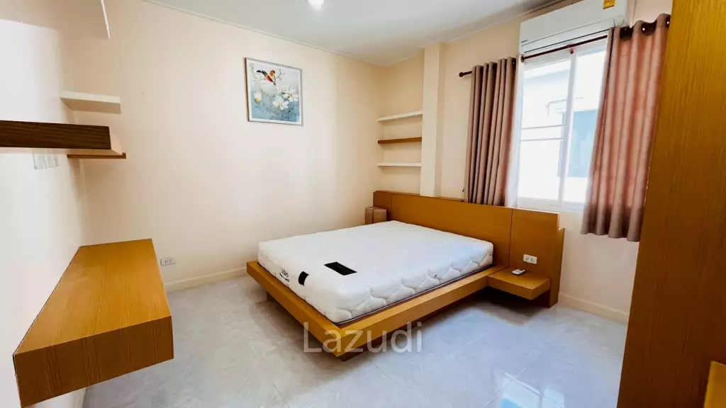 Pannasub 8: 3 beds 3 beds with 1 office room on Soi 88