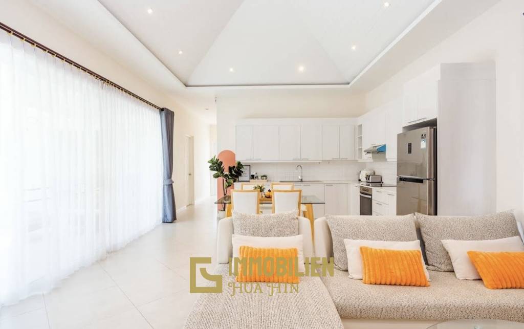 Neuwertig / privater Pool / voll möbliert