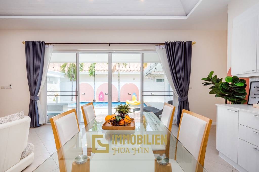 Neuwertig / privater Pool / voll möbliert