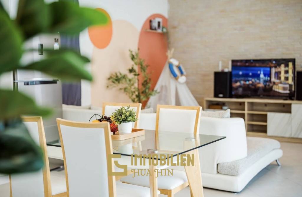 Neuwertig / privater Pool / voll möbliert