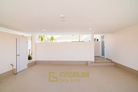 Neuwertig / privater Pool / voll möbliert