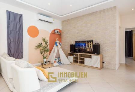 Neuwertig / privater Pool / voll möbliert