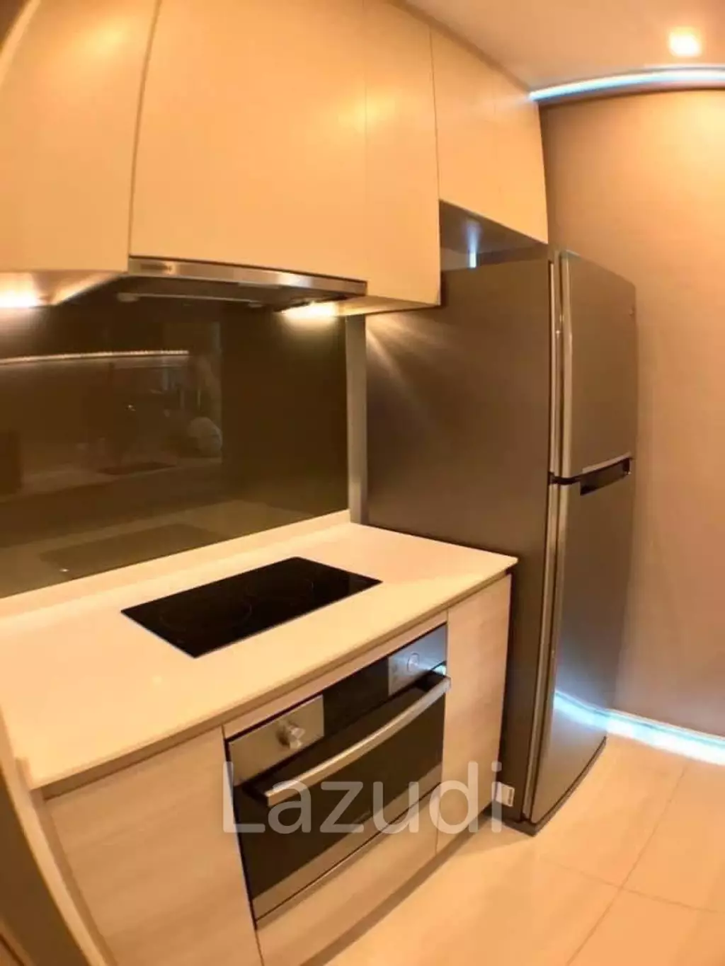 59 sqm high-floor condo at The Room BTS Wongwian Yai, Khlong San