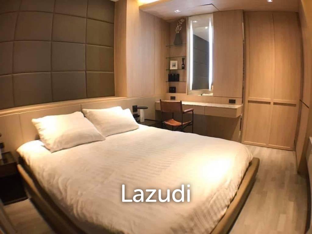 59 sqm high-floor condo at The Room BTS Wongwian Yai, Khlong San
