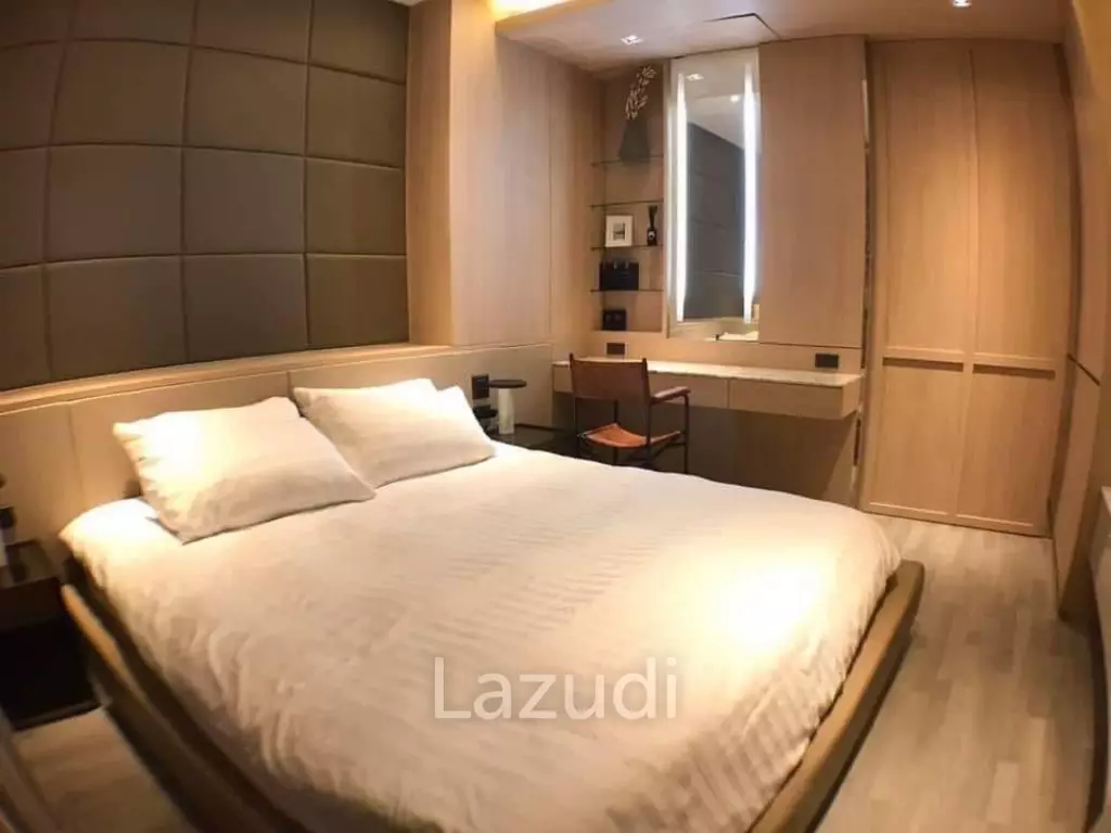 59 sqm high-floor condo at The Room BTS Wongwian Yai, Khlong San