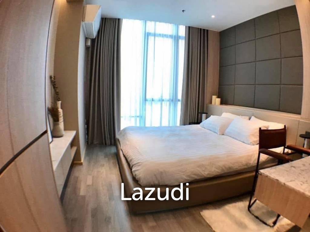 59 sqm high-floor condo at The Room BTS Wongwian Yai, Khlong San