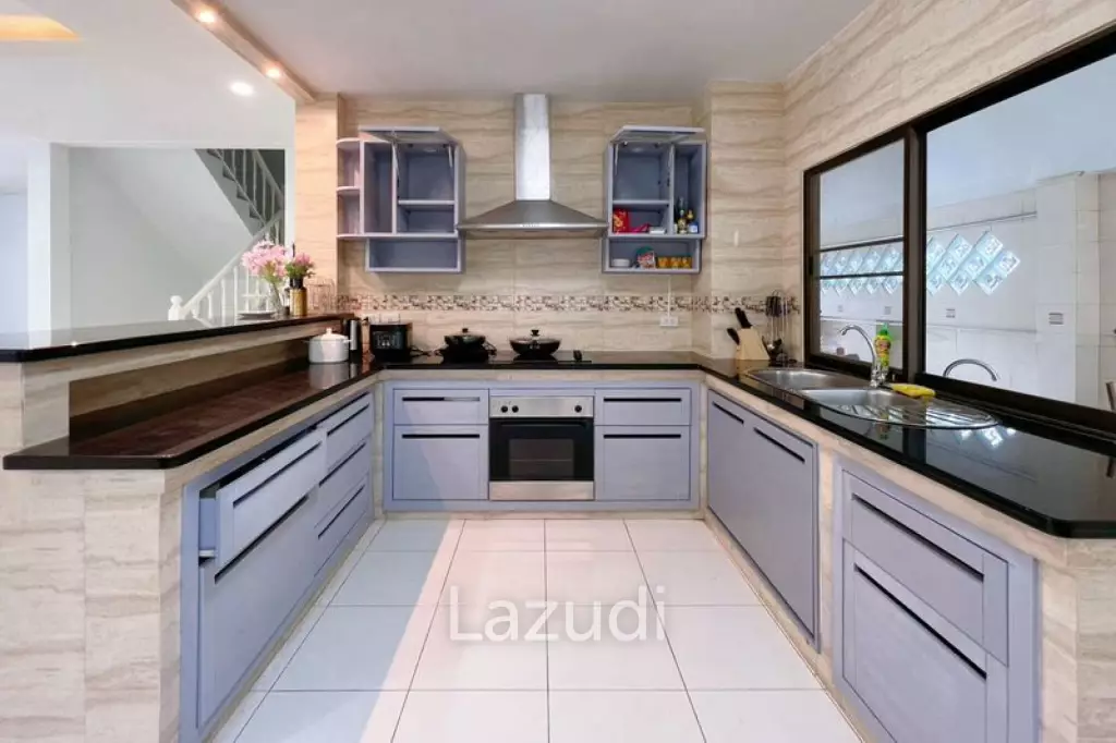 4 Bedroom 3 Bathroom 220 SQ.M. Royal View Village